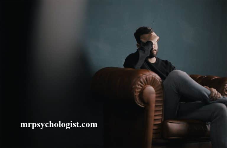 چرا جلسه روانکاوی رنج‌آور است و چگونه رنج را کاهش دهیم؟
